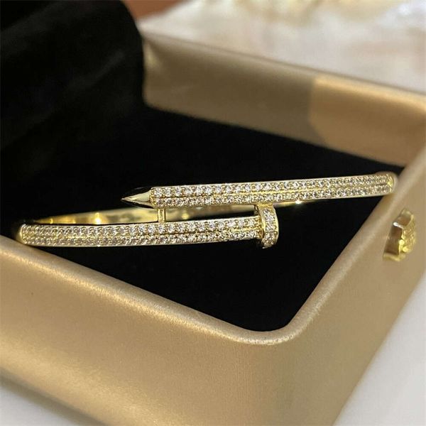 bracelet à ongles bracelet à la mode de luxe plein diamant bracelet en laiton avec femme petit design bracelet style artisanat polyvalent