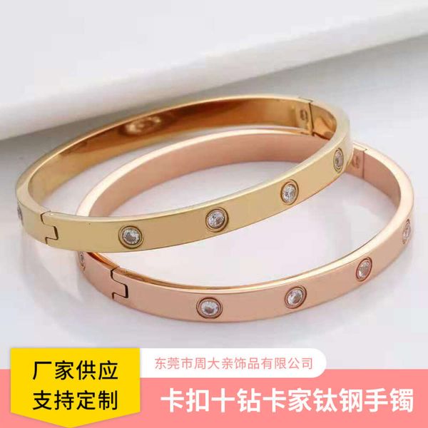 bracelet à ongles bracelet en acier inoxydable boucle dix carte de forage bracelet en acier titanium ne s'estompe pas les bijoux de main féminins classiques nets rouges design