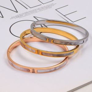 Bracelets de bracelet bracelets bijoux de luxe pour femmes bracelets bangle titane en acier artisanat de coquille naturelle jamais fonc￩e pas allergique