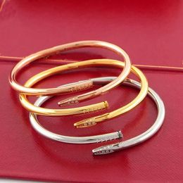 Nail Bracelet Designer Cuff Bracelets Luxury Jewelry Screw Fashion Women Men Love Gift Size 17 19 21 without box AAA5