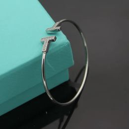 pulsera de cuero pulsador de uñas pulseras de brazalete para mujeres de plata rendy rangos de brazaletes de 18 quilates de langosta de oro de 18 quilates