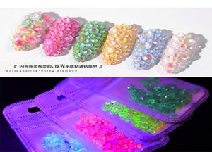 Nagel platte boor Neon BullingBulling Glanzende diamant Verschillende kleuren Effect afhankelijk van het licht Nagelkunstdecoraties 3Gbags Lumi7355800