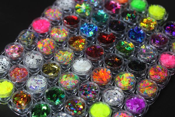 Paillettes de ongles 100 types de paillettes aiment coeur laser laser ultrahin paillettes accessoires pour animaux de compagnie pour ongles.