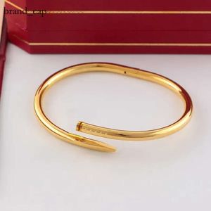 Nagelgouden bangle dames mannen roestvrijstalen manchetbanden open nagels in handen kerstcadeaus voor meisjes accessoires groothandel dunne nagelarmband 2025