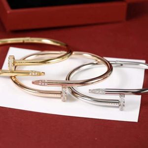 Nail Kia – Bracelet de Style classique avec incrustation de diamants en acier titane, ouverture réglable pour femmes, offre spéciale