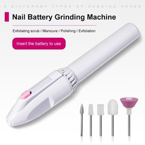 Nail Manucure Set 5 in 1 Mini électrique Kit de forage à ongles Kit de manucure Pédicure Grincement Polissage Nail Art Sanding File Tools Machine 230811