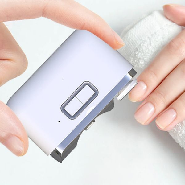 Conjunto de manicura de uñas Automatic Electric Clippers USB Recargable Recargable Molabra Herramientas de pulido de pulido con luz para un bebé adulto 230815