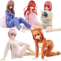 Nakano Ichika Nino Miku Yotsuba Itsuki Figura Pajamas El quintilluplets por excelencia Anime Action Model Toys Doll 240511