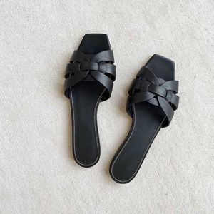 Naam Merk Slippers Tribute Flat Sole Sandalen Geweven Leer Dames Sandaal Slip Mipper Slip Square Teen Schoenen Dame Outdoor Party Dress Casual