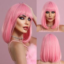 NAMM Perruque Rose Courte Droite pour Femme Fête Quotidienne Cosplay Perruque Lolita Perruque Bob Synthétique Naturelle avec Frange Fibre Résistante à la Chaleur 240305