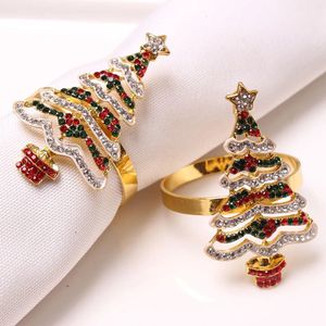 Anillos de servilleta 4PCS Árbol de Navidad Anillo de servilleta Festiva Mesa Servilleta Hebilla Diamante Ciervo Artesanía Titular Hecho a mano Fiesta Cena Suministros Decorativos 231207