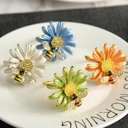 Anillos de servilleta seguros 4 piezas flor moderna linda abeja hebillas titular anillo de aleación llamativo para el hogar