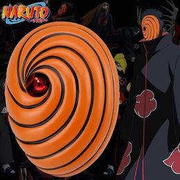 Naruto Uchiha a apporté à Toshiro des vêtements, un cosplay, des manteaux, des chaussures, des masques, des bagues en jade et un costume complet