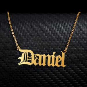 Daniel Old English Name Collier en acier inoxydable 18K Gold pour femmes bijoux Plaque name