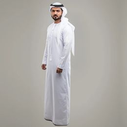 Costume national Vêtements musulmans Blanc Jubba Thobe Robes à manches longues Dubaï Moyen-Orient Hommes Islamique Arabe Caftan Chapeaux 240220