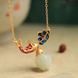 Natural an Jade Colliers émail en forme de poisson Lotus Ancient Gold Craft Pendant Luxury Chinese Style Retro Charm bijoux 240518