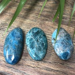 Les pierres de palmier et cristaux d'apatite naturels guérissent les minéraux de quartz massage massage pour cadeaux