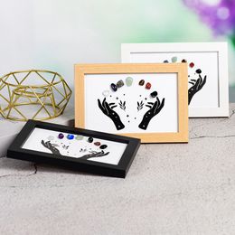 Natuurlijke Chip Ruwe Chakra Steen Display Twee Handen Massief Houten Fotolijst Tafel Home Mode Accessoires Feestelijke Ornamenten Gift size