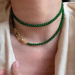 Collier d'agate vert de luxe Femme Collier de chrysoprase naturelle Joker porte un long collier léger Niche Niche High Sense Pull While avec boîte pour Girl Gift