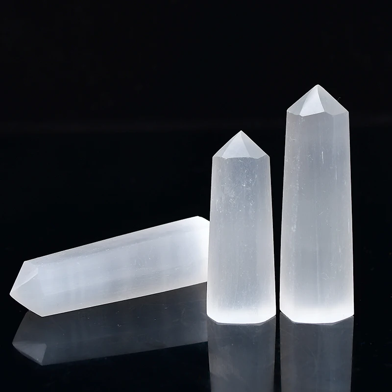 Prismi esagonali di pietra di cristallo di selenite di selenite di cristallo naturale 50-80mm obelisco obelisco chakra decorazioni per la casa 1pc