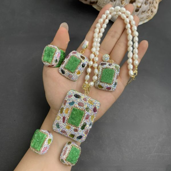 Conjunto de joyería de mineral de diente de cristal verde Natural, collar de diamantes de imitación de piel de serpiente de alta gama, joyería de boda para mujer