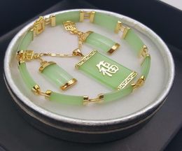 Jade vert naturel 18kgp Fortune Pendant Collier Drop Bringle Bracelet Set3301816