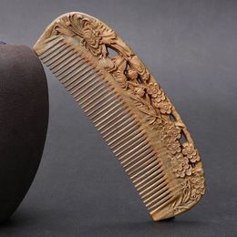 Peigne de bois de santal vert naturel double face sculptée à dents fine du cuir chevelu en bois antistatique démêlant les cheveux lisses 240523