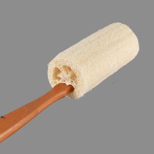 Natuurlijke loofah badborstel met lange houten handvat exfoliërende droge huid douche body scrubber spa massager over zee