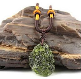 Naturel Moldavite vert aérolites cristal pierre pendentif énergie apotropaïque corde collier santé de guérison tchèque Reiki3309692