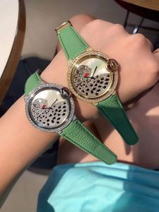 Reloj de cuarzo de nácar natural para mujer, reloj de pulsera de leopardo esmaltado, relojes de pantera de diamantes completos, reloj de cuero genuino verde para mujer de 36mm