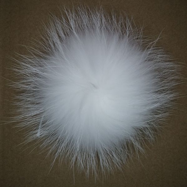 Accessoires de boule de pompons en vraie fourrure naturelle Pompon de raton laveur couleurs personnalisées bouton pression en métal pour la décoration livraison rapide