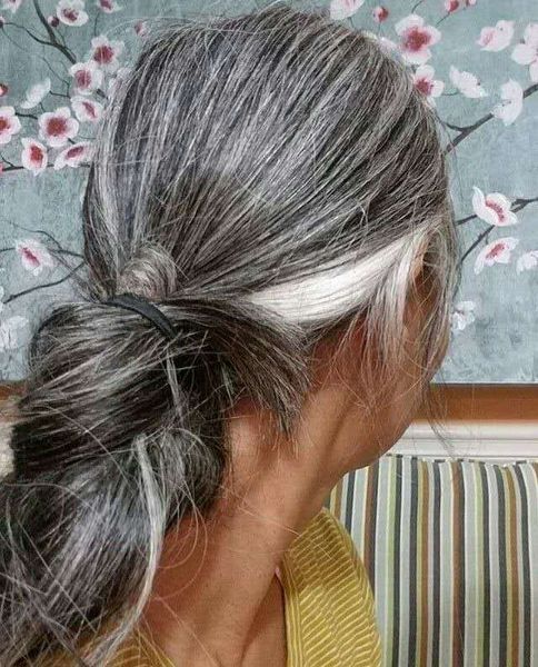 Postiches de queue de cheval de cheveux humains gris argent naturel sel et poivre point culminant naturel ombre enveloppes droites extensions de queue de cheval vierge grise