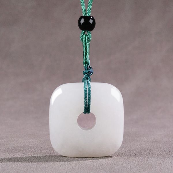 Collier avec pendentif en pierre précieuse de jade blanc carré naturel, chaîne avec pendentifs en diamant, pierre blanche, petite amie, bijoux mignons, bijoux simples, bijoux précieux