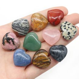 Piedras y cristales naturales tallados en forma de corazón, piedras preciosas de amor Multicolor, decoración de habitación, bricolaje, para collar, curación, Reiki S14