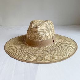 Chapeaux de panama de paille naturels faits à la main