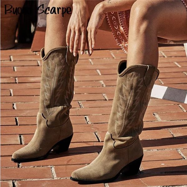 Botas de mujer bordadas de gamuza Natural, Botas de cuero hechas a mano con punta estrecha y tacón de aguja, Botas Retro occidentales de vaquero para otoño e invierno 240130