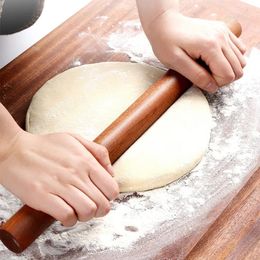 Natural non peint à rouleau d'ébène cuisine maison ménage en bois massif farine à rouleaux à rouleau à roues