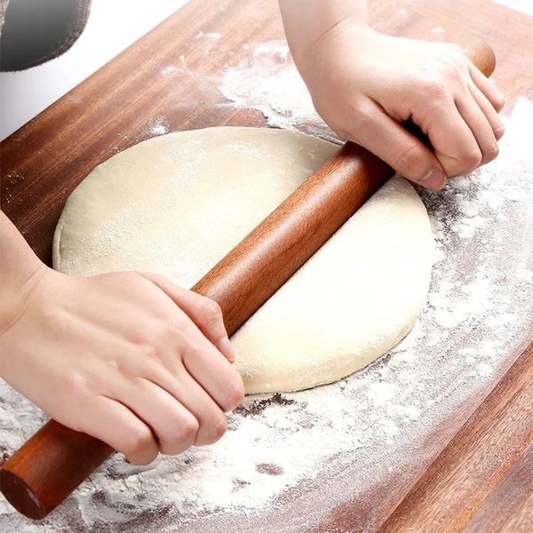 Natural non peint à rouleau d'ébène cuisine maison ménage en bois massif farine à rouleaux à rouleau à roues