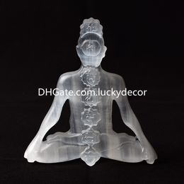 Natuurlijke witte seleniet yoga mannen standbeeld decor Hand gesneden 7 chakra symbool satijn spar edelsteen zit god model genezing kwarts kristal meditatie mannelijk beeldhouwkunst