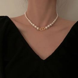 Nature Pearl Circle Aquamarine Collier Designer Bijoux Goth Goth Trend Colliers de luxe Iced Out Chain Sister Gift Free S 9770Sailormoon