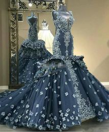 Navy 2019 Nieuwe blauwe 3D 3D Bloemen Applique Mermaid Prom Dresses Butterflies Sexy Deep V Neck Banden Formele avondkleding Custom Made