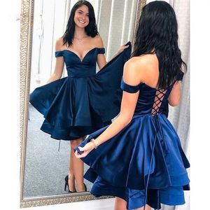 Marineblauwe Homecoming Jurken A Line Off the Shoulder Tiers Real Pos Short Lady Party Dress Custom Sweet 16 Graduation Dress Lac209a