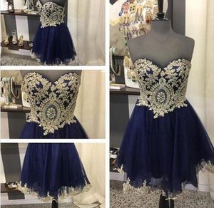 Marineblauwe Homecoming -jurken Gold Lace kort feest bruidsmeisje jurken met lieverd nek veter omhoog Back Graduation Jown8032955