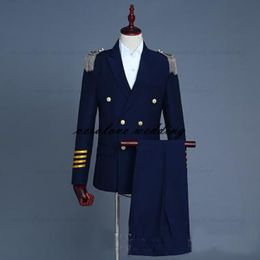 Trajes de hombre azul marino 2 piezas chaqueta pantalones puesta en escena estudio capitán uniforme boda esmoquin novio Wear295n