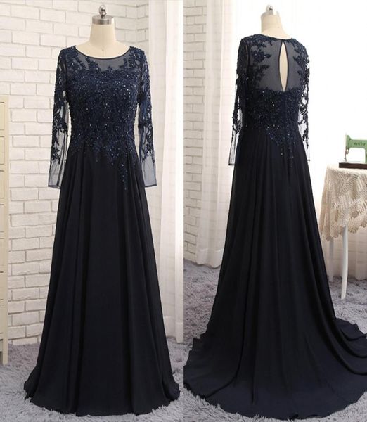 Navy Blue Mother of the Bride Night Robes Longe Manches Appliques Lace Aline Vneck Fabriqué sur mesure Hiver Special Occasion 9978889