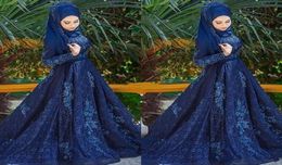 Navy Blue Muslim dentelle Femmes Robes de soirée formelles Hijab Manches longues Applique 2017 Plus taille une ligne Robes de fête de bal formelle4184841