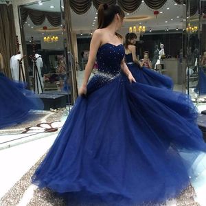 Marineblauw strapless prom jurken 2018 kristallen kralen tule a lijn avondjurken vloer lengte formele partij quinceanera jurk op maat gemaakt