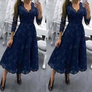 Azul marino con cuello en V Longitud del té modesta Tallas grandes Vestido de madre de la novia 3 4 Mangas largas Vestidos de fiesta de boda Invitados formales de encaje271B