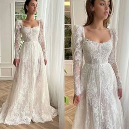 Robes de mode de cou Ligne une robe de mariée à manches longues carrées