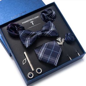 Nek Tie Set Brand Nieuwste Design Silk Tie Set zakdoek Pocket Squares Cufflink Bow Tie Clip Ntralte Set Bussiness Wedding Pak Geschenkdoos